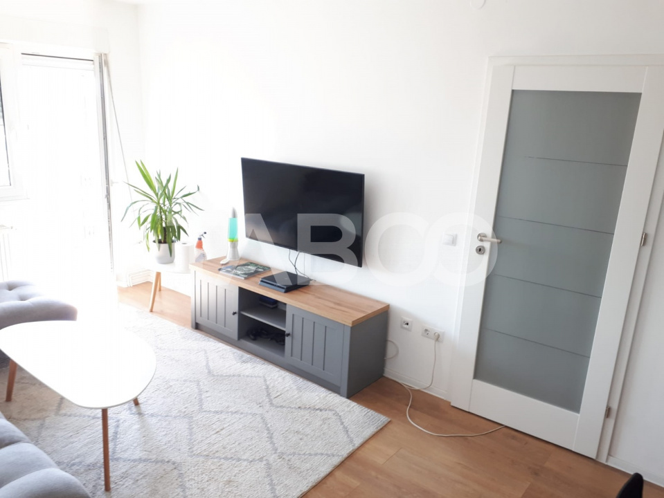 Apartament 47mp de vanzare 2 camere cu balcon 6mp zona Mihai Viteazul