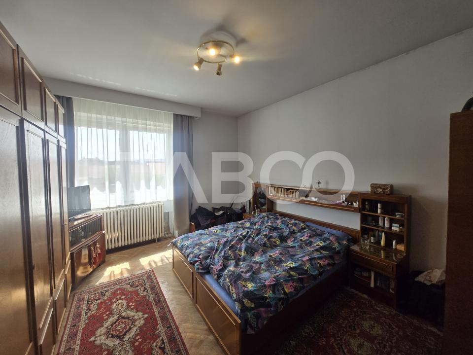 Apartament 5 camere de vanzare 182mp decomandat zona Piata Cluj Sibiu