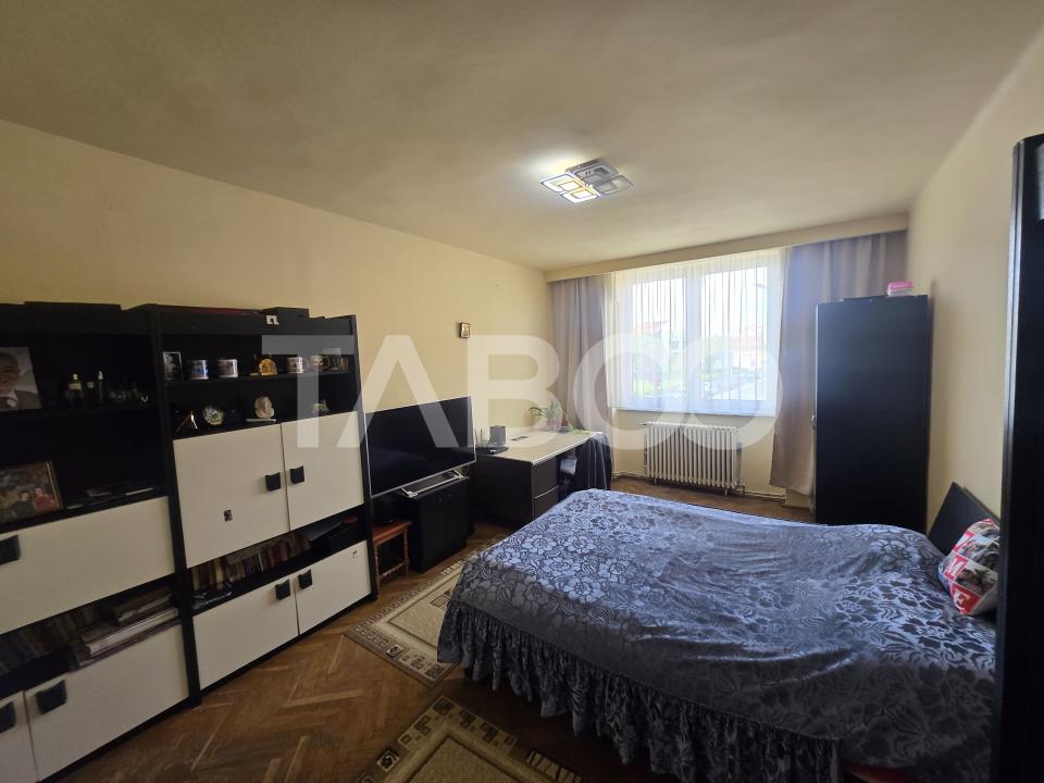 Apartament 5 camere de vanzare 182mp decomandat zona Piata Cluj Sibiu