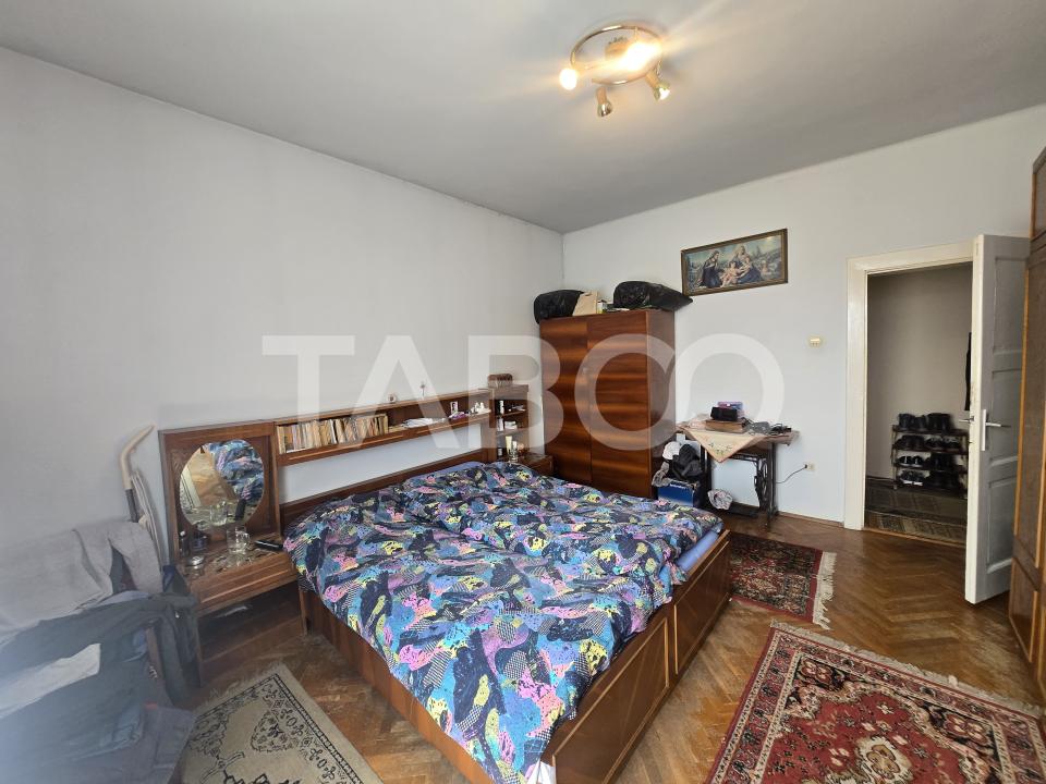 Apartament 5 camere de vanzare 182mp decomandat zona Piata Cluj Sibiu