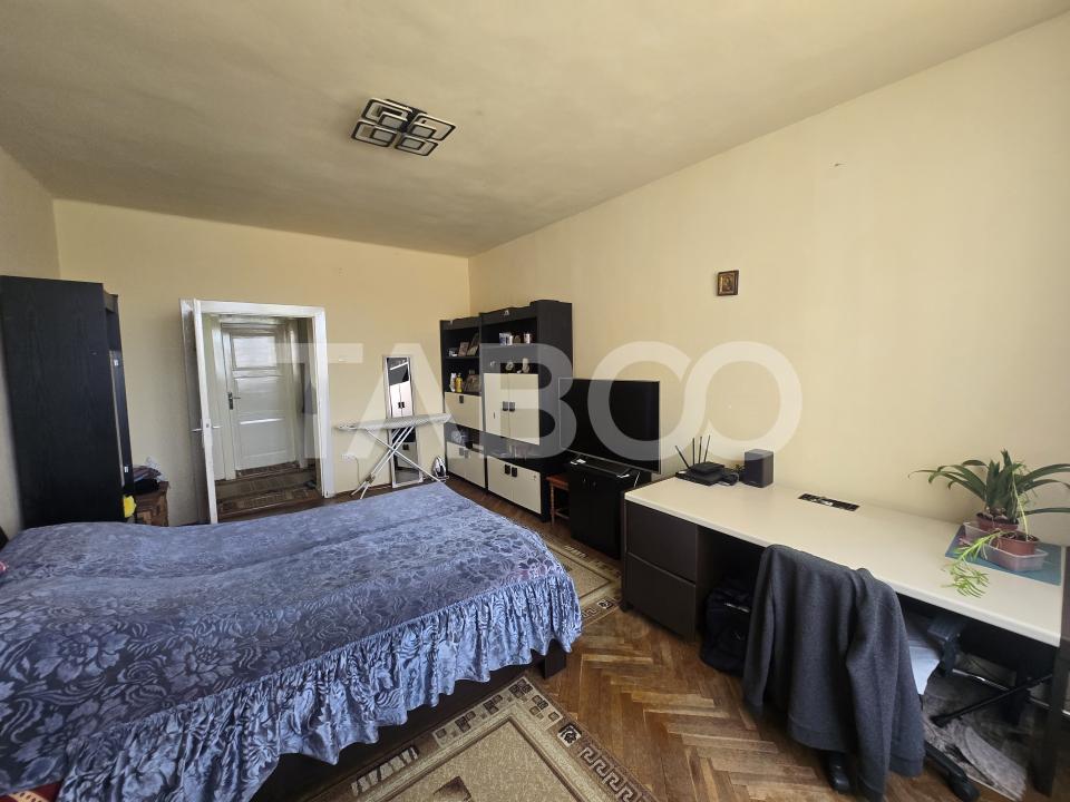 Apartament 5 camere de vanzare 182mp decomandat zona Piata Cluj Sibiu