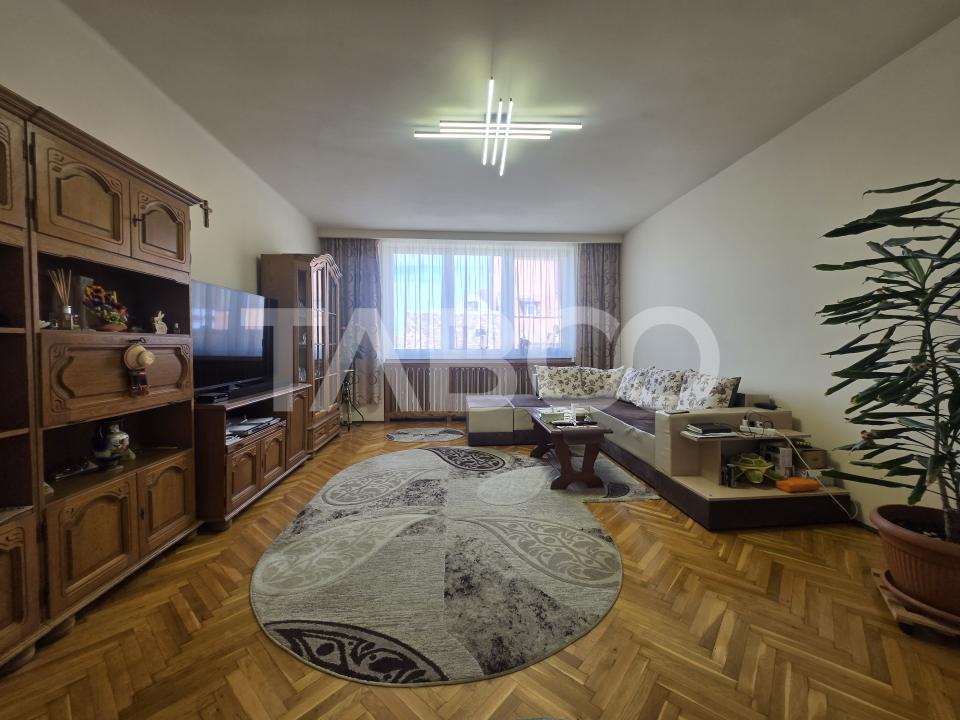 Apartament 5 camere de vanzare 182mp decomandat zona Piata Cluj Sibiu