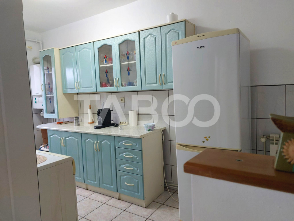 Apartament 50 mpu 2 camere etaj 3 pivnita Piata Noua Cisnadie