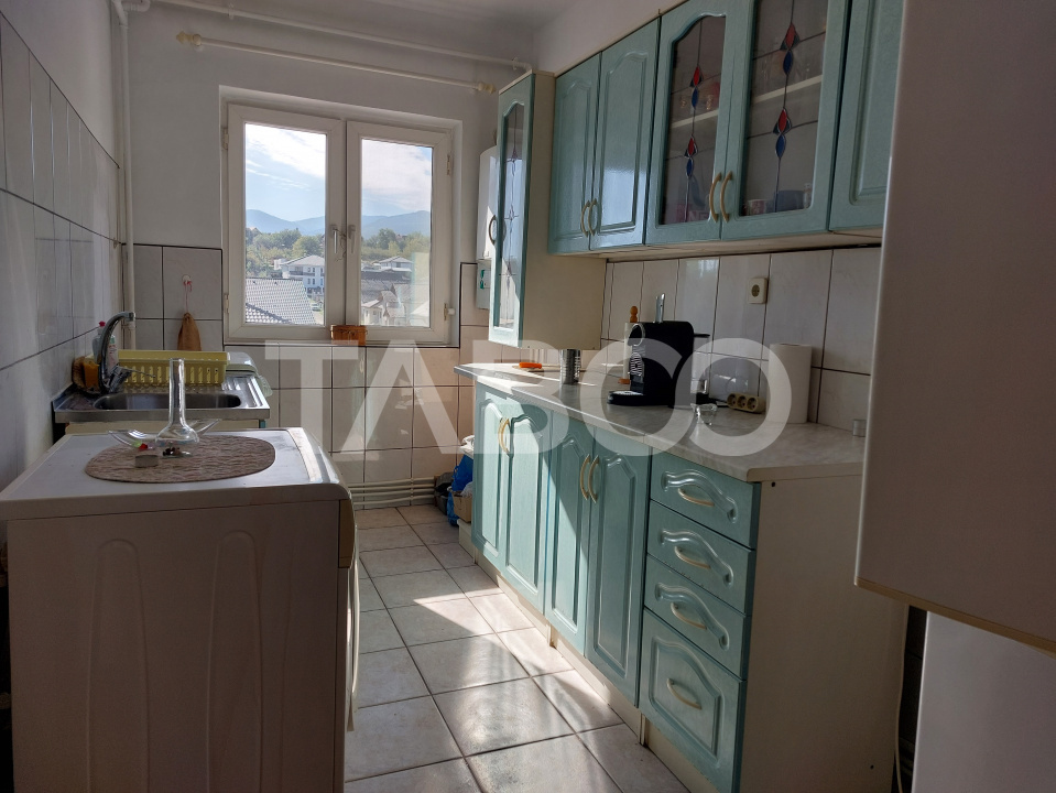 Apartament 50 mpu 2 camere etaj 3 pivnita Piata Noua Cisnadie