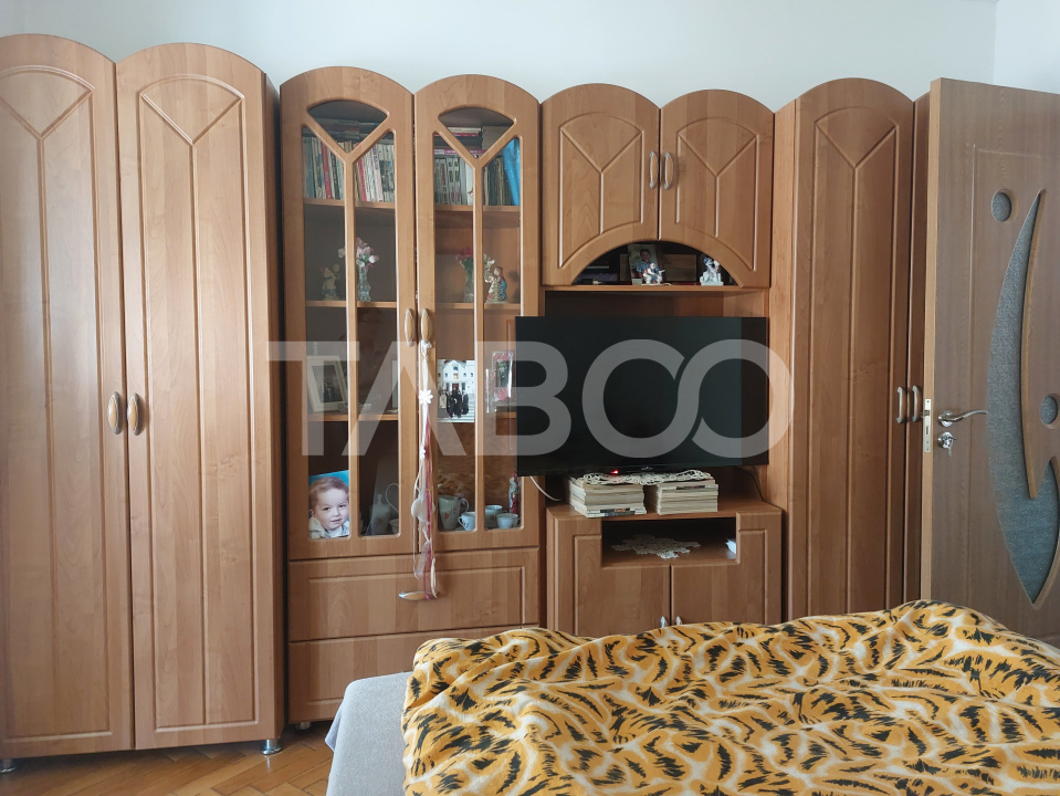 Apartament 55 mp 3 camere etaj 3 balcon pivnita Piata Noua Cisnadie