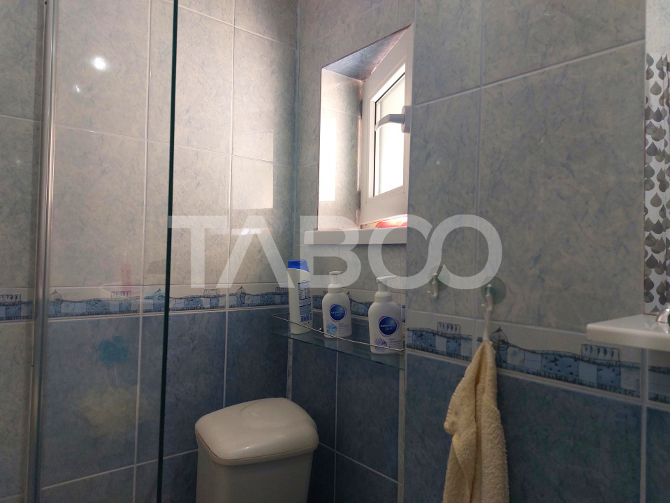 Apartament 55 mp 3 camere etaj 3 balcon pivnita Piata Noua Cisnadie