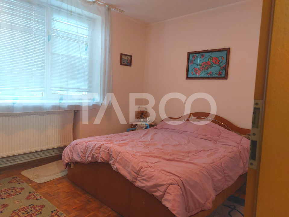 Apartament 57 mp 2 camere decomandate balcon PRET AVANTAJOS Cisnadie