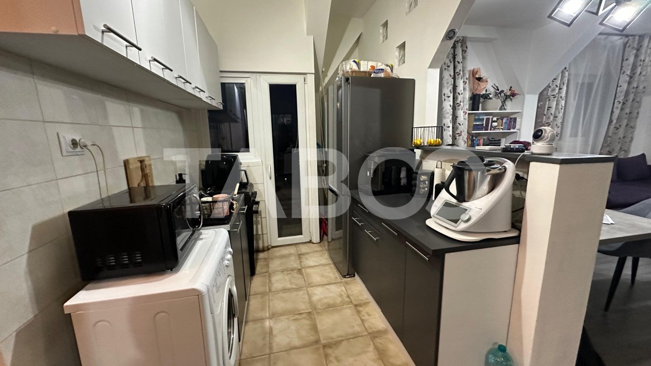 Apartament 64 mpu balcon   zona Mihai Viteazul mobilat utilat 3 camere