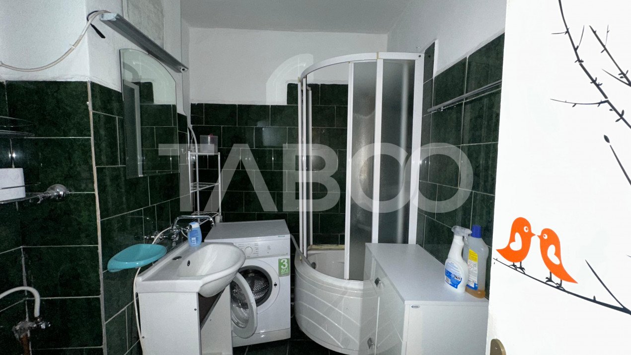 Apartament 65 mpu 3 camere pivnita 2 bai balcon  zona Turnisor Sibiu  
