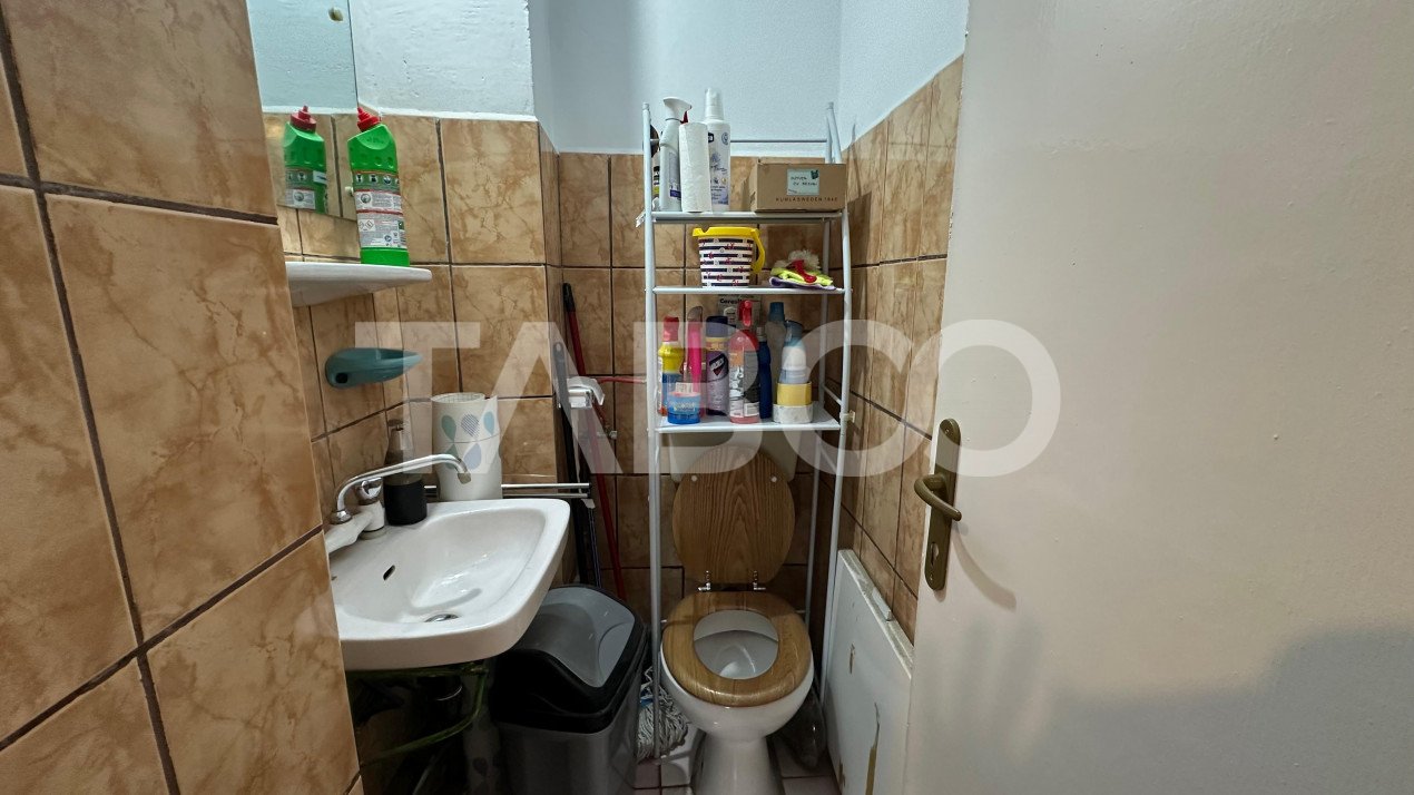 Apartament 65 mpu 3 camere pivnita 2 bai balcon  zona Turnisor Sibiu  
