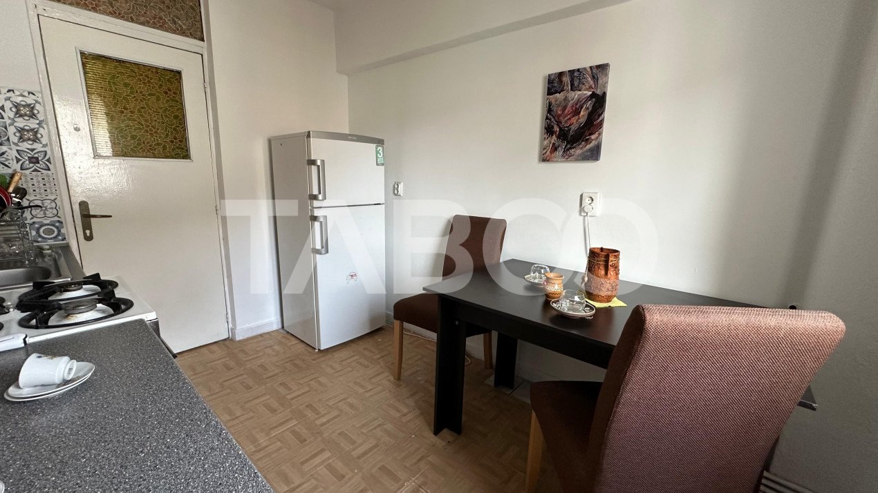 Apartament 65 mpu 3 camere pivnita 2 bai balcon  zona Turnisor Sibiu  