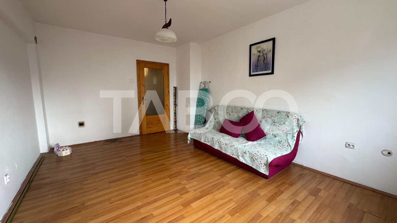 Apartament 65 mpu 3 camere pivnita 2 bai balcon  zona Turnisor Sibiu  