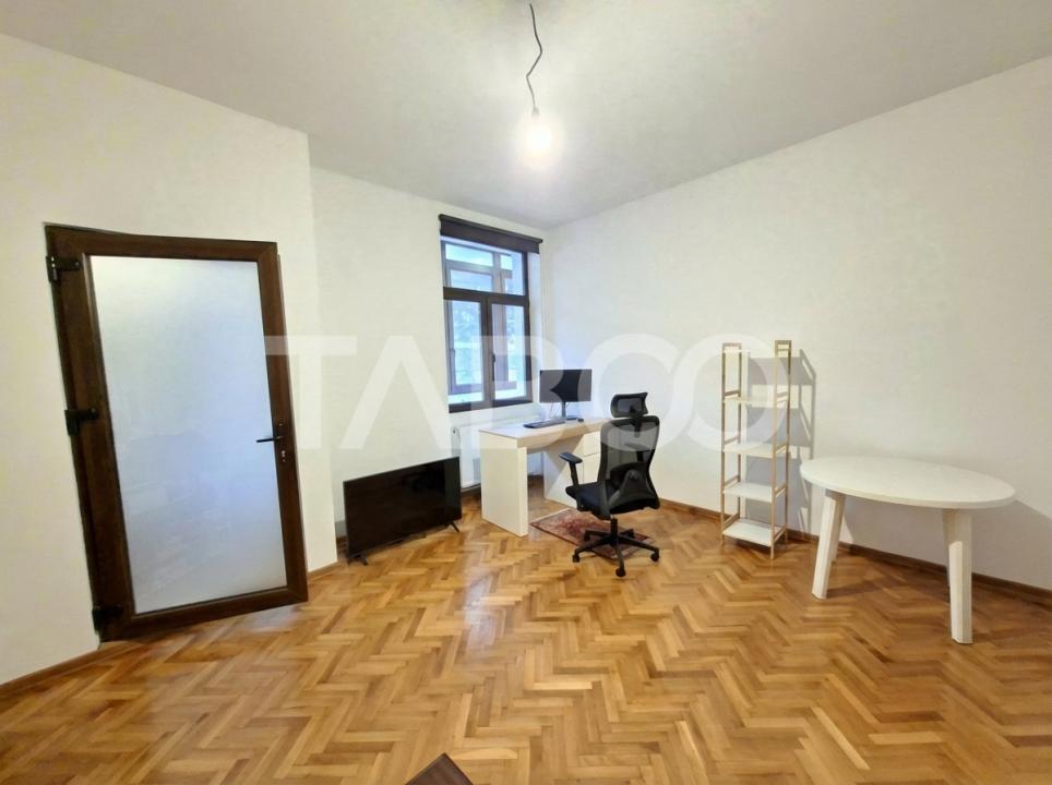 Apartament complet renovat 2 camere garaj acces auto Centru Istoric