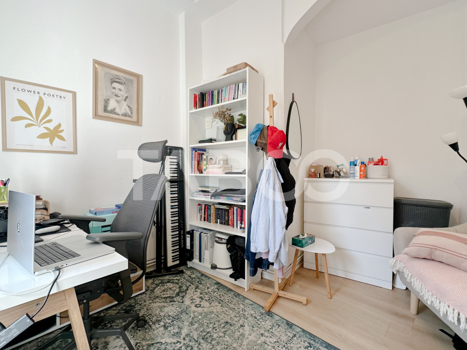 Apartament cu 2 camere de vanzare la casa in curte comuna
