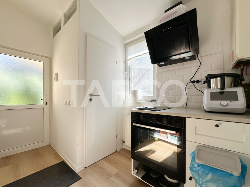 Apartament cu 2 camere de vanzare la casa in curte comuna