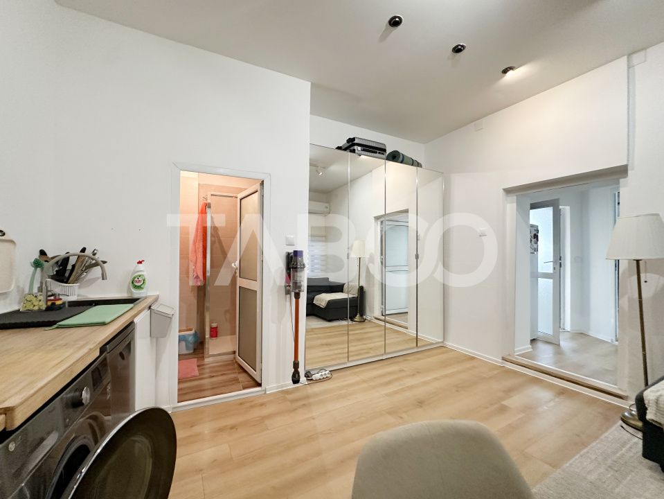 Apartament cu 2 camere de vanzare la casa in curte comuna