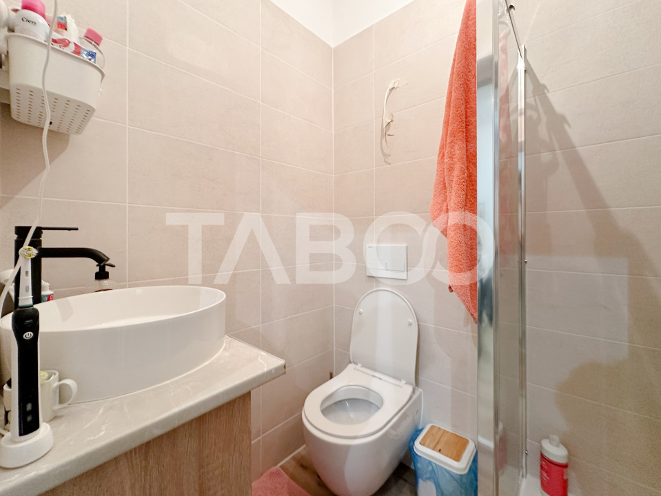 Apartament cu 2 camere de vanzare la casa in curte comuna