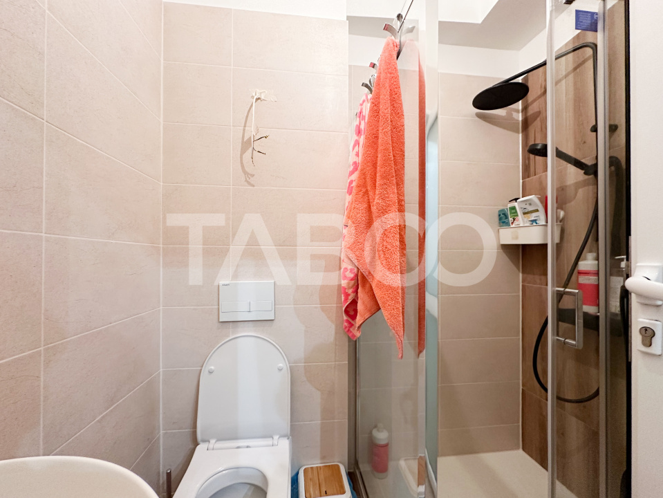 Apartament cu 2 camere de vanzare la casa in curte comuna
