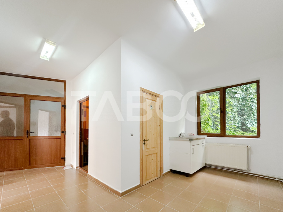 Apartament cu 2 camere decomandate in Centru pretabil si pentru birou