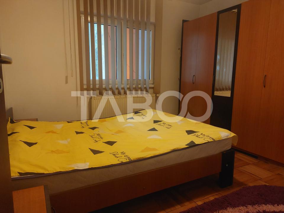 Apartament cu 2 camere decomandate si balcon de inchiriat in Strand
