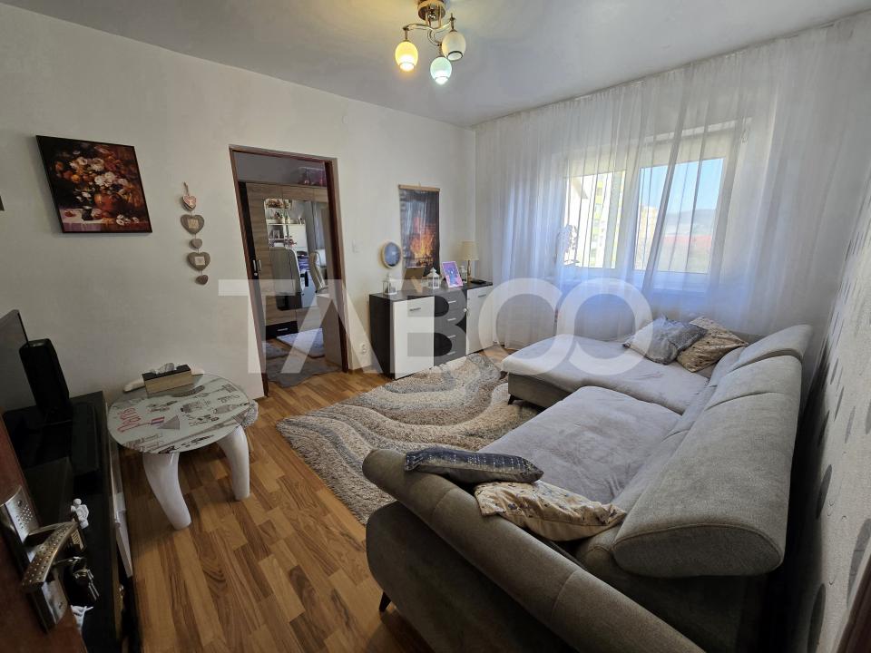 Apartament cu 2 camere mobilat utilat pivnita 4 mp Vasile Aaron Sibiu in Sibiu - Negoveanu