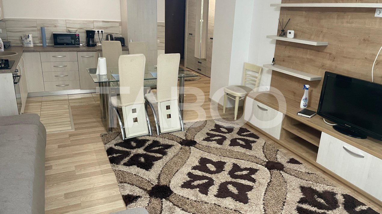 Apartament cu 3 camere de inchiriat decomandat zona Strand