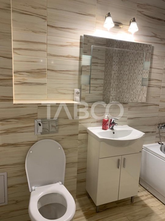 Apartament cu 3 camere de inchiriat decomandat zona Strand