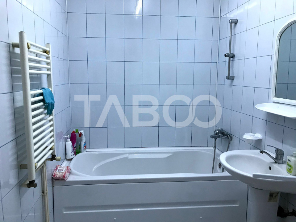 Apartament cu 3 camere de vanzare mobilat utilat Mihai Viteazu 66mp