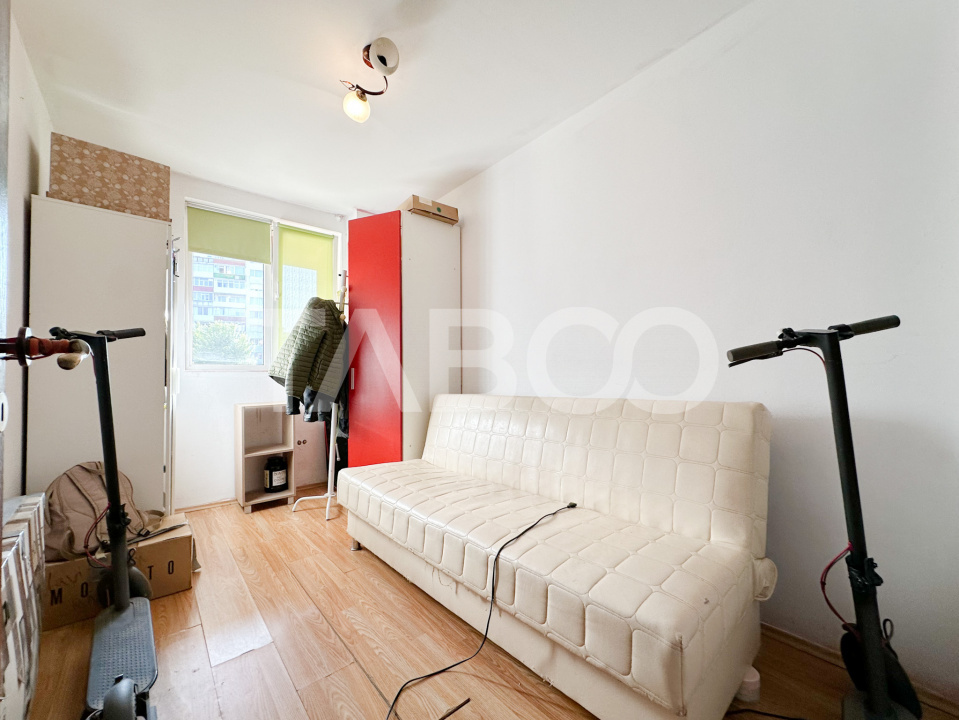 Apartament cu 3 camere de vanzare - parter inalt - zona Rahovei Sibiu