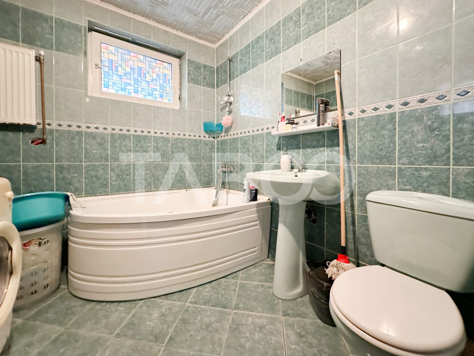 Apartament cu 3 camere de vanzare - parter inalt - zona Rahovei Sibiu