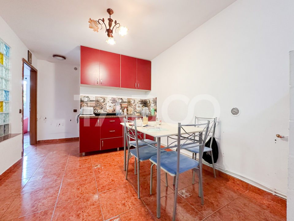 Apartament cu 3 camere de vanzare - parter inalt - zona Rahovei Sibiu