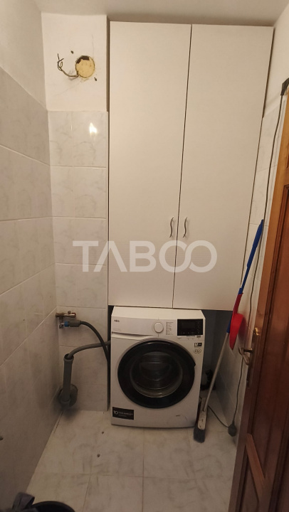 Apartament cu 3 camere garaj si pivnita de vanzare in Sebes