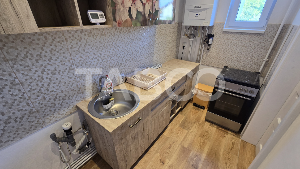 Apartament cu 3 camere la casa de inchiriat curte comuna Trei Stejari