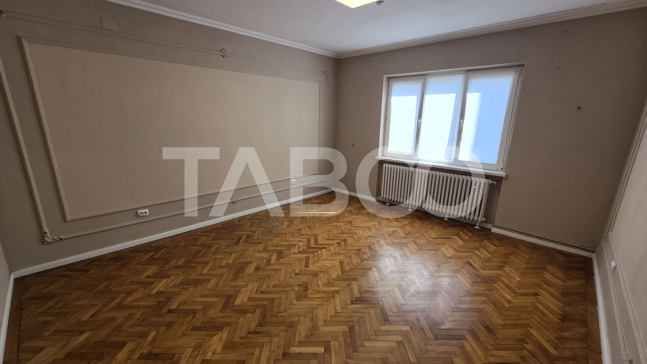 Apartament cu 3 camere la casa de inchiriat curte comuna Trei Stejari