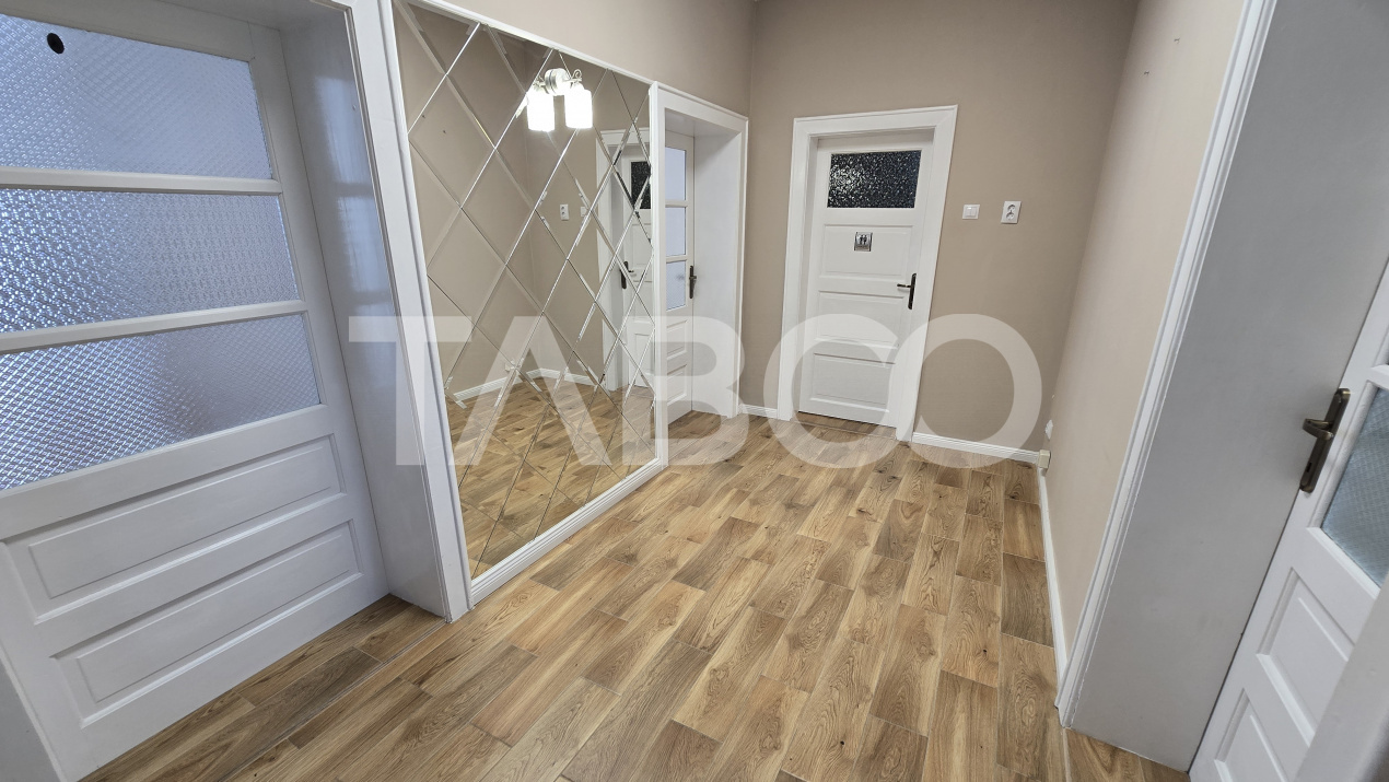 Apartament cu 3 camere la casa de inchiriat curte comuna Trei Stejari