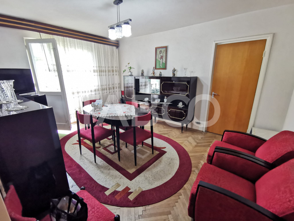 Apartament cu 3 camere la etajul 2 in zona Mihai Viteazul