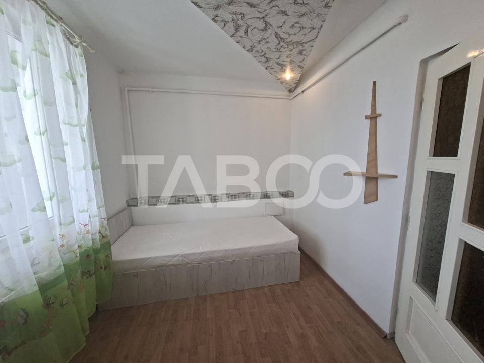 Apartament cu 3 camere si balcon de inchiriat in zona Mihai Viteazul