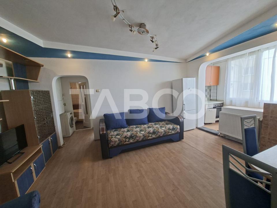 Apartament cu 3 camere si balcon de inchiriat in zona Mihai Viteazul