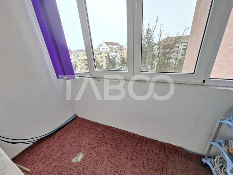 Apartament cu 3 camere si balcon de vanzare in Sibiu zona Rahovei