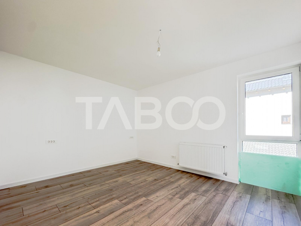 Apartament cu 4 camere 105 mp pe 2 nivele in vila noua cu parcare