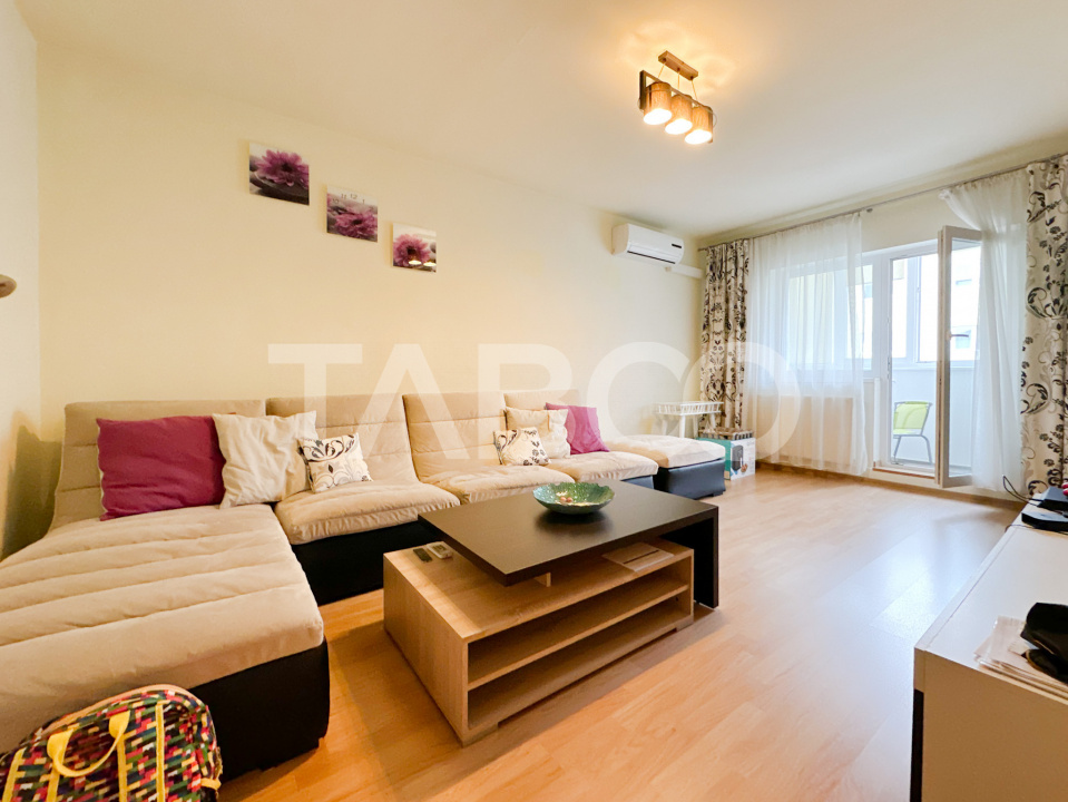 Apartament cu 4 camere decomandate etaj intermediar zona OMV V.Aaron