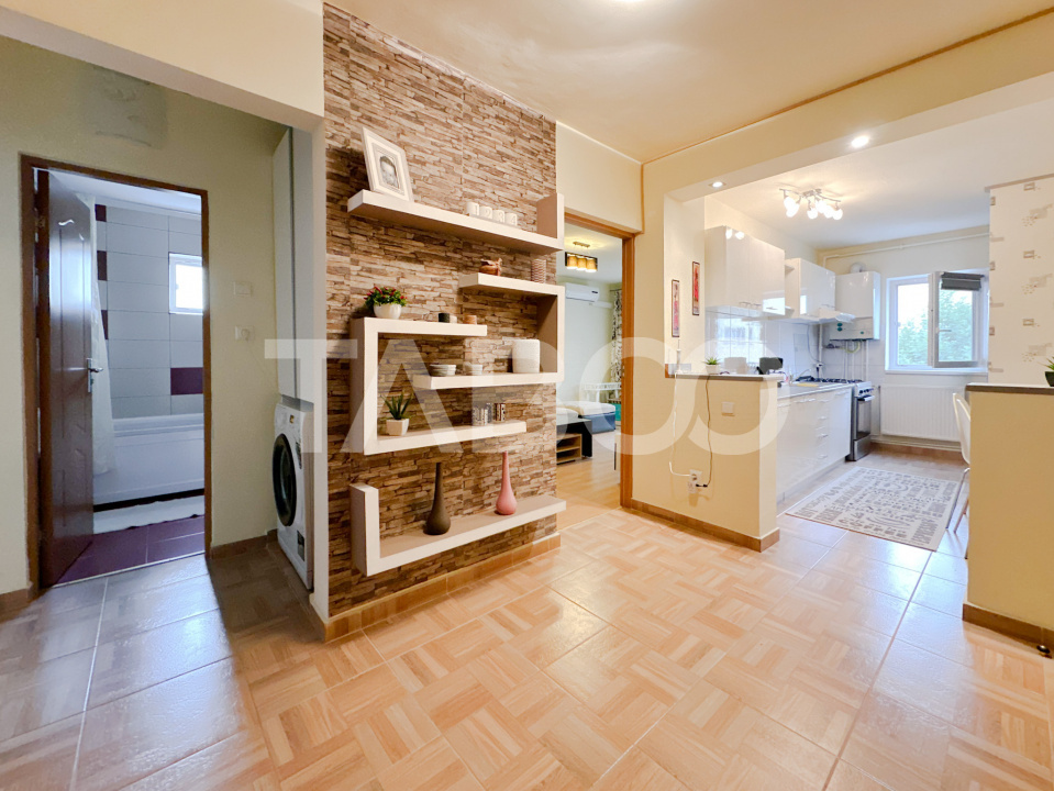 Apartament cu 4 camere decomandate etaj intermediar zona OMV V.Aaron