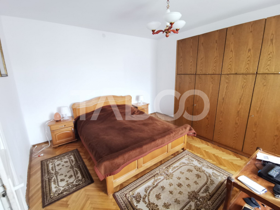 Apartament cu 5 camere in zona de case a Bulevardului Mihai Viteazul 