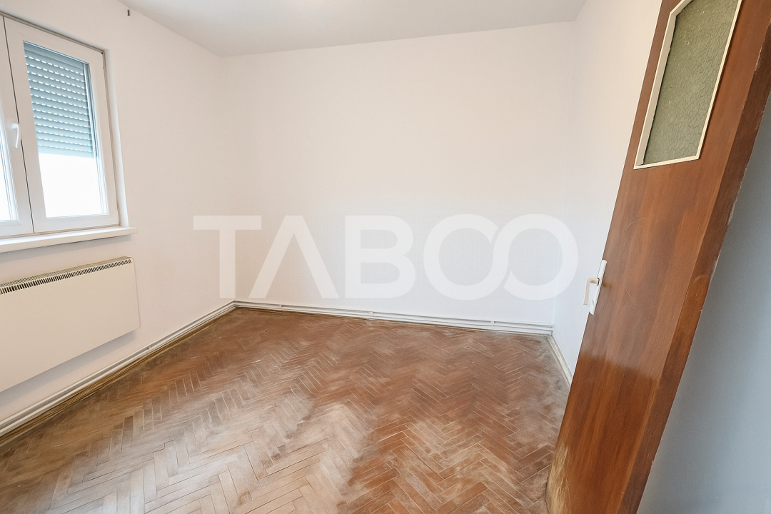 Apartament cu balcon 2 camere si pivnita zona Mihai Viteazul Sibiu 