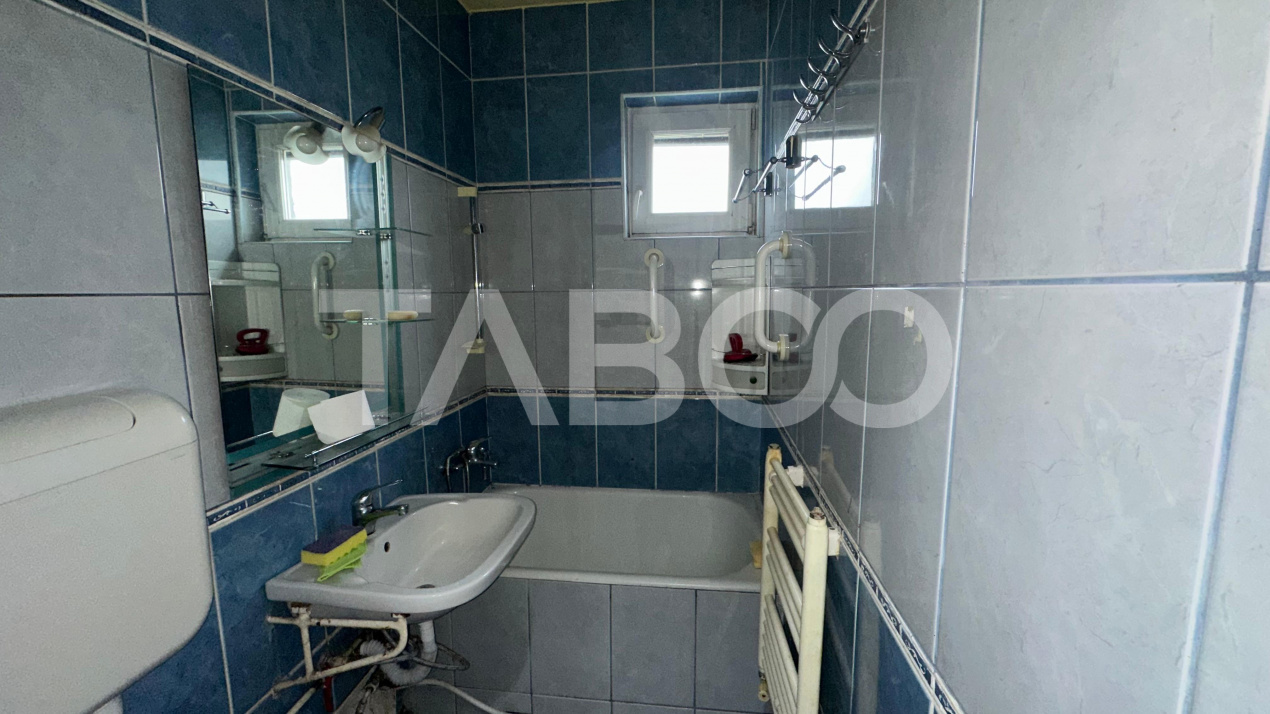 Apartament cu balcon 2 camere si pivnita zona Mihai Viteazul Sibiu 