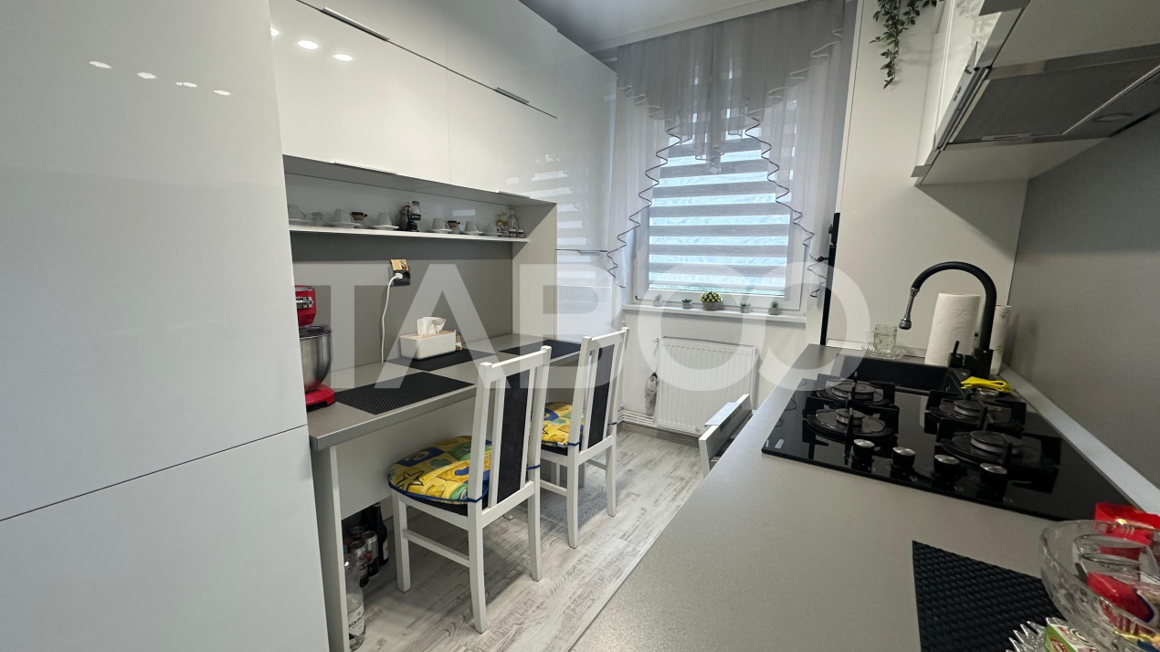 Apartament de inchiriat  2 camere cu balcon zona Rahovei Sibiu