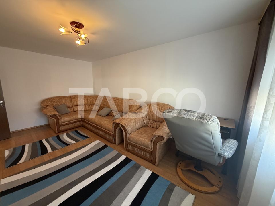 Apartament de inchiriat 2 camere etaj 3 decomandat mobilat utilat