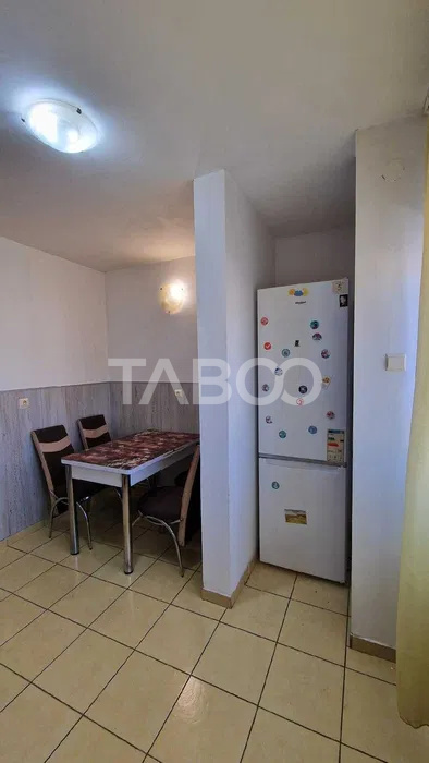 Apartament de inchiriat 2 camere utilate mobilate balcon zona Terezian