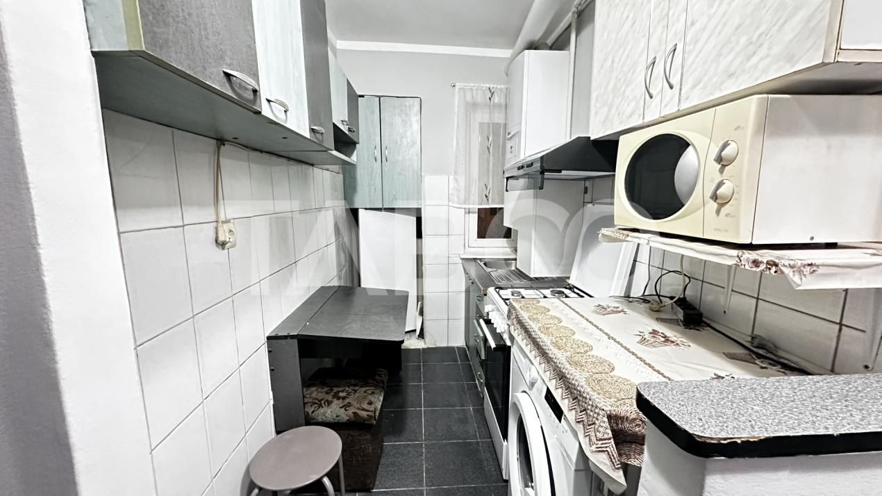 Apartament de inchiriat 2 camere utilate mobilate zona Vasile Aaron