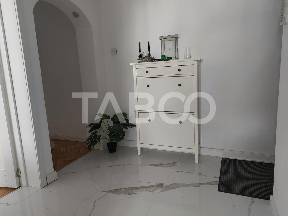 Apartament de inchiriat 3 camere 2 bai aproape de parc Valea Aurie